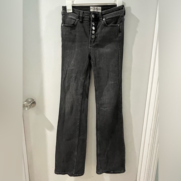 We The Free High Rise 5 Button Fly Black skinny Flare Size 26